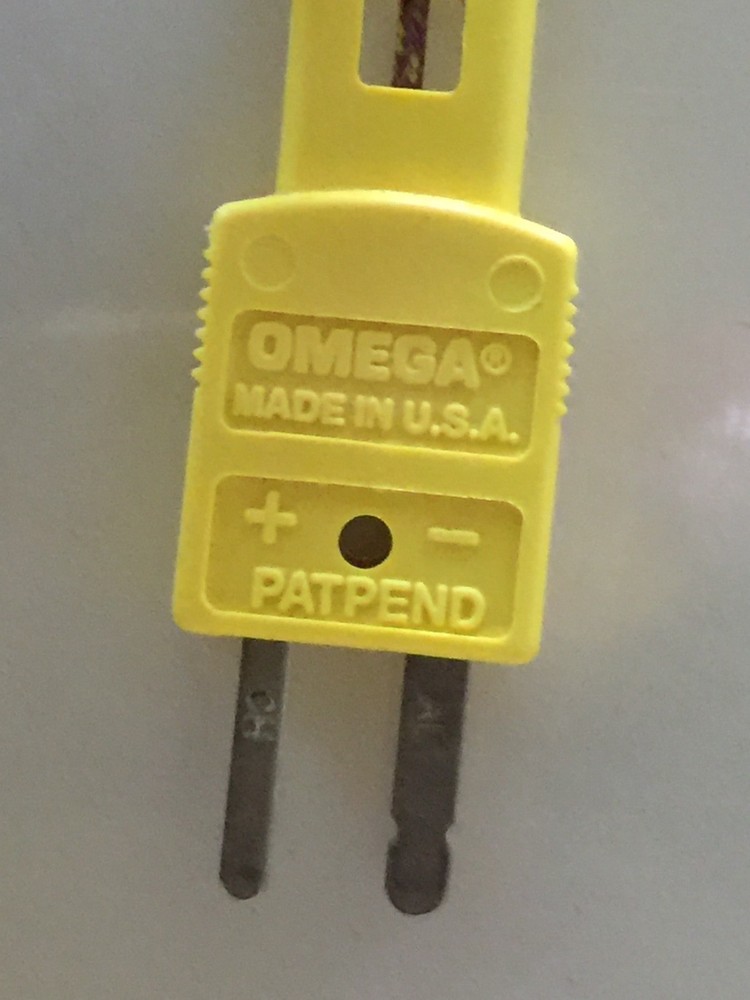 Omega HH147 Data Logger Thermometer RS-232 Includes Battery