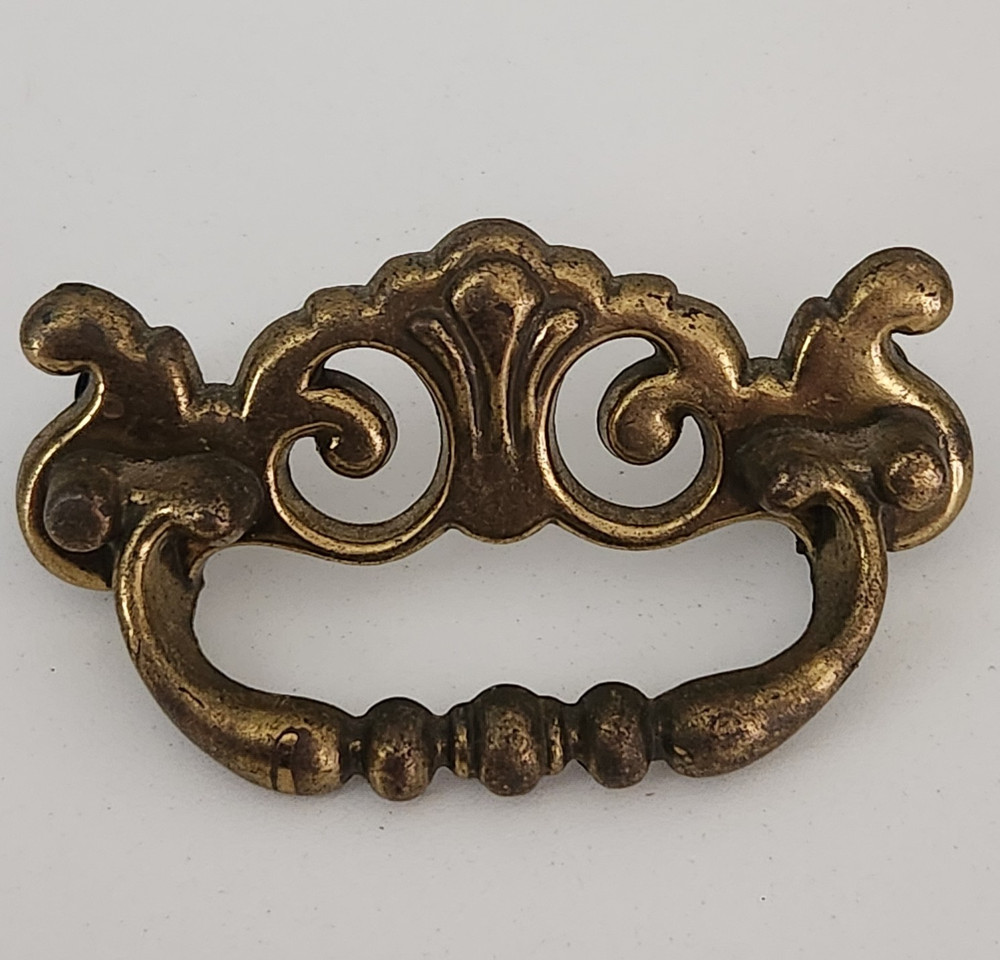 6 Vintage Drawer Pulls Brass Chippendale Bat Wing Floral CH 3056 Canada Fixed