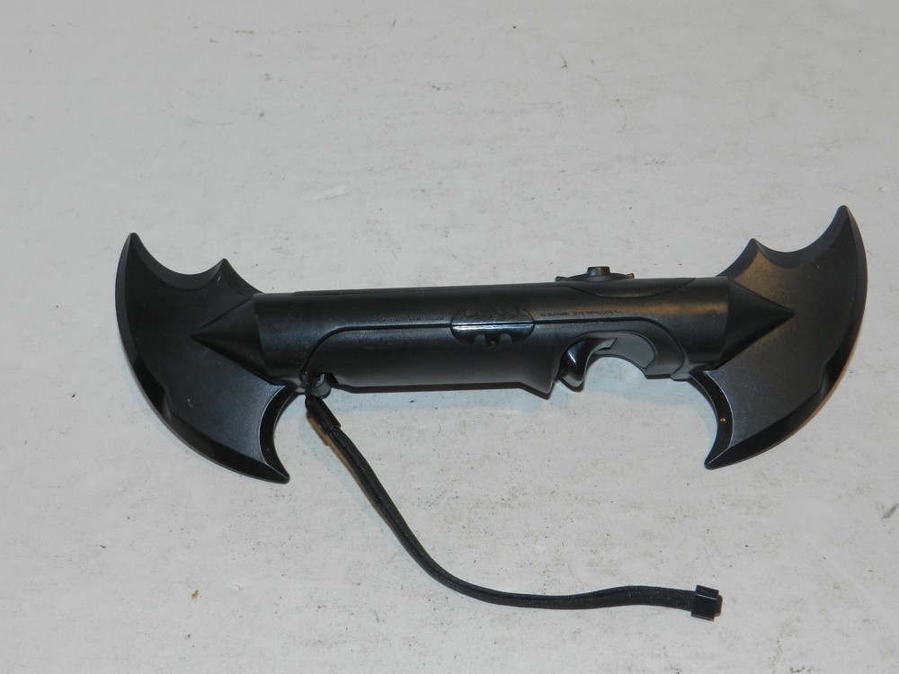 2017 Skyrocket Wii Batman Controller Remote Batwing Batarang Model 01764 Tested