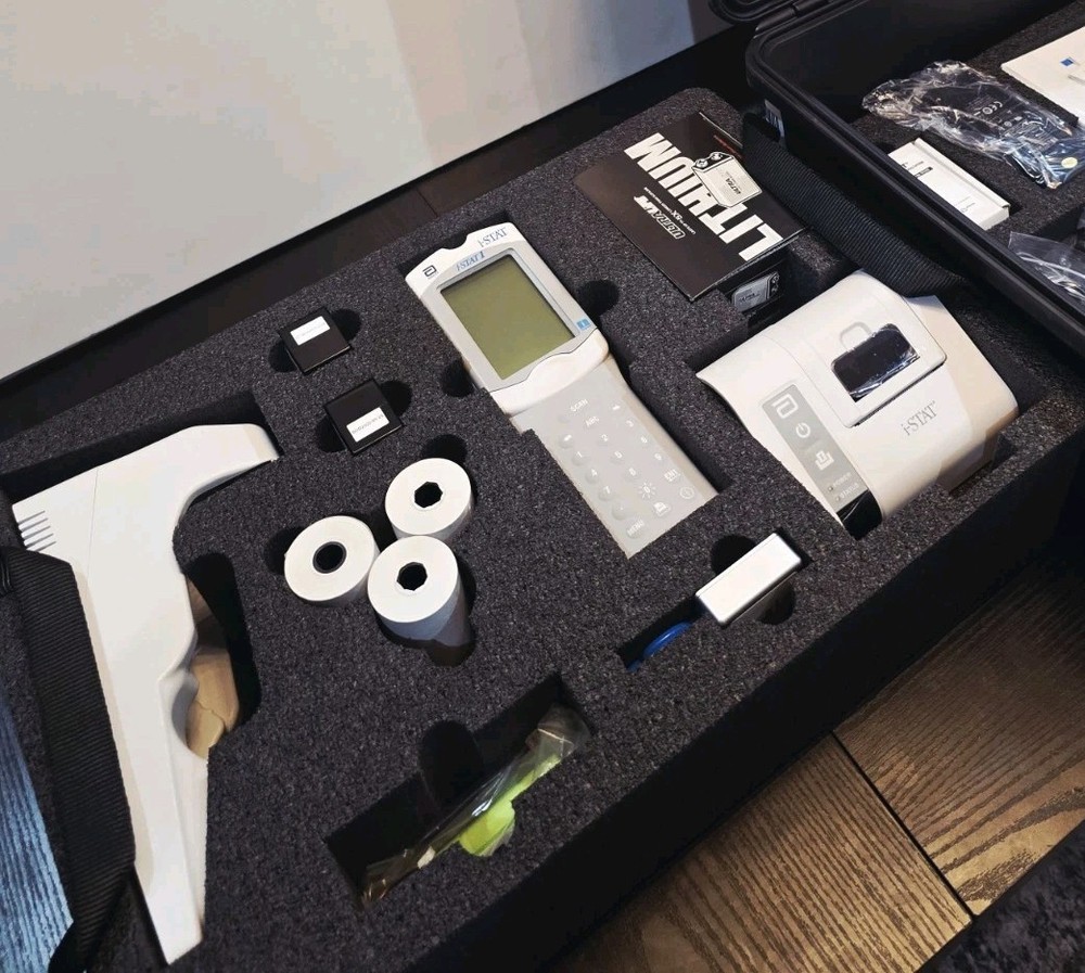 NEW Abbott i-STAT 1 300-G Blood Analyzer LATEST SOFTWARE