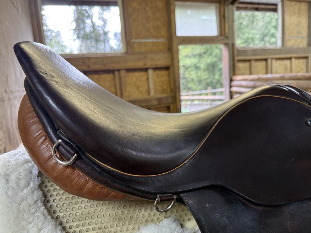 PENDING*****Stubben Siegfried CS Jumping All purpose Saddle 17.5” 30 Medium Tree