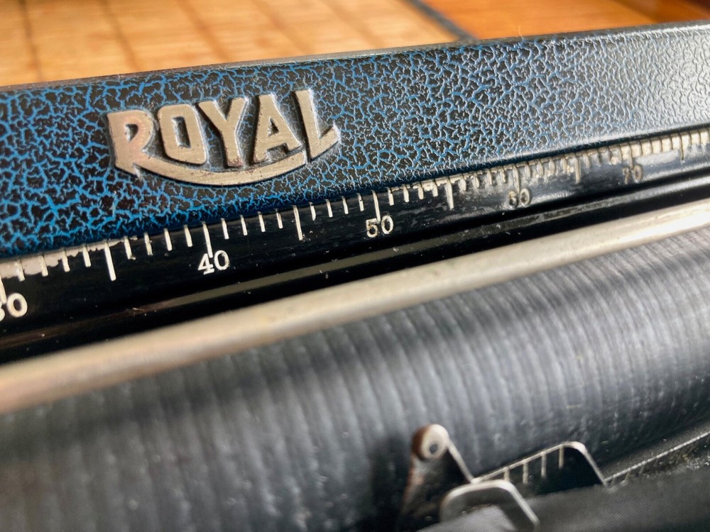 Antique Royal Blue Portable Typewrier ***** Full working order *****