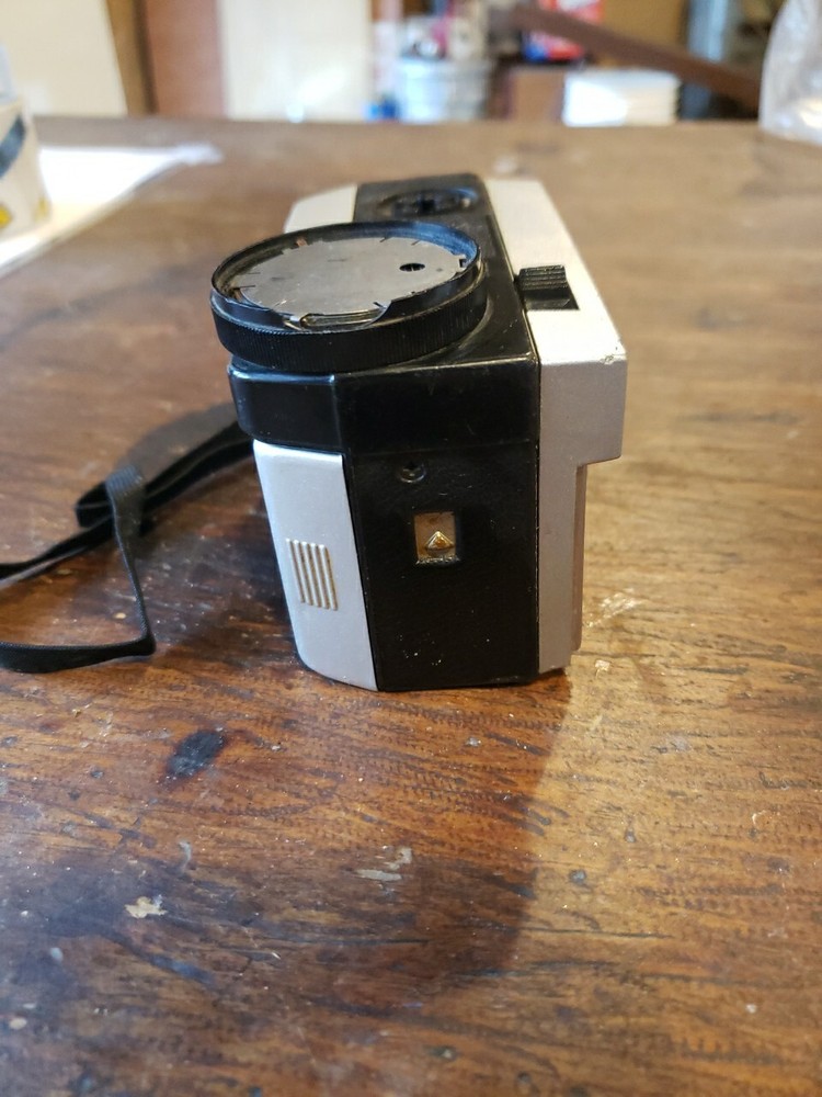 KODAK INSTAMATIC 404 CAMERA Untested