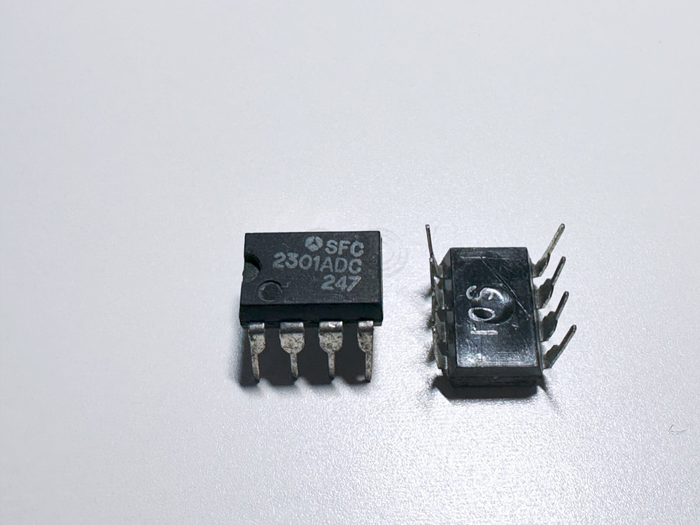 2PCS SFC2301ADC SGS THOMSON IC DIP-8