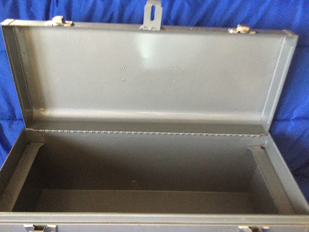 Sears Craftman 6512 Tool Box - Vintage - Pre-owned