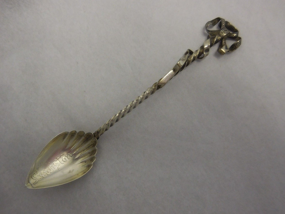 LEWISTON TWISTED HANDLE WITH RIBBON STERLING SILVER SOUVENIR FRUIT SPOON