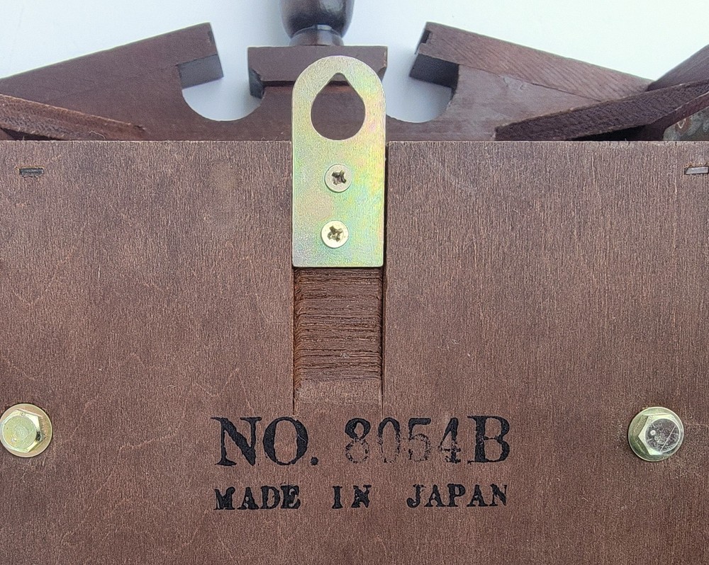 Linden N° 8054B Chiming 31 Day Pendulum Wall Clock with Key **Has Issues**