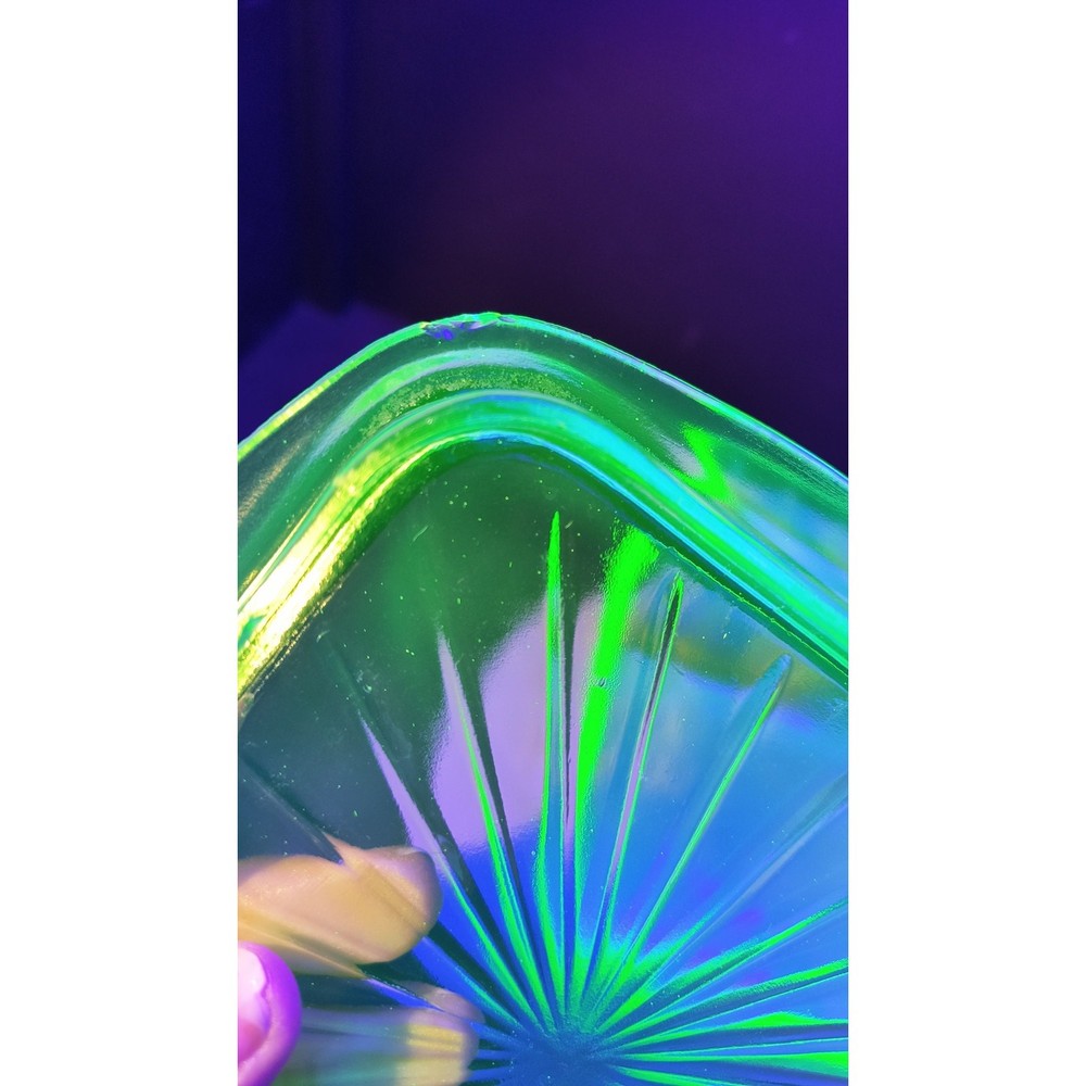 722. Fridge with Lid UV Reactive