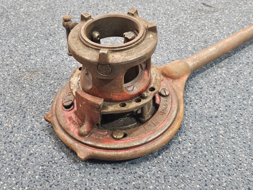 Rigid 65-RA Manual Pipe Threader 1” To 2” With Handle Pre-owned