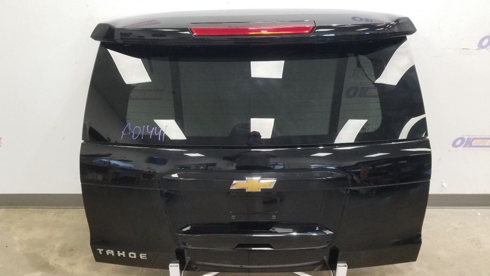 18 CHEVY TAHOE REAR DECKLID HATCH ASSEMBLY BLACK