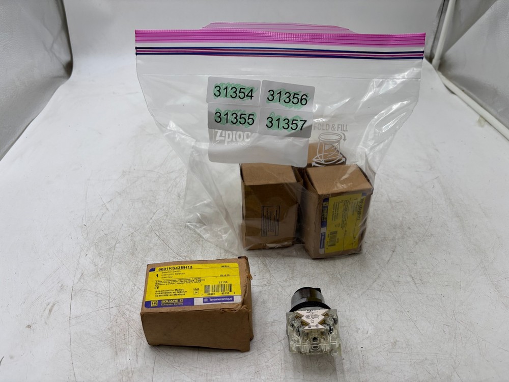 Square D 9001KS43BH13 Selector Switch (1 box per order)