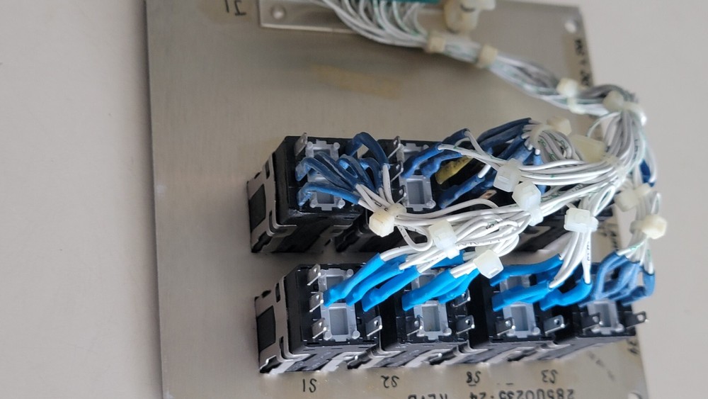 P/N: 285U0224-1 BOEING CHIME/LIGHT CONTROL LARGE MODULE