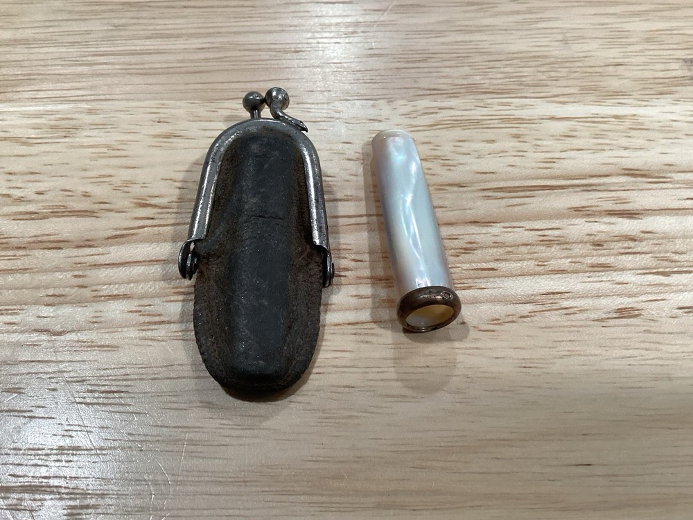 Vintage Cigarette Holder In Leather Case