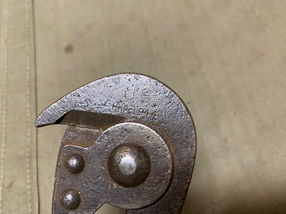 ORIGINAL WWII US ARMY M1938 WIRE CUTTERS-DATED 1944