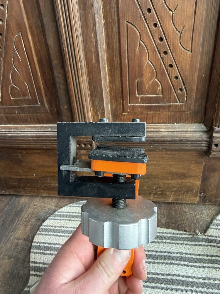 OMP Versa Cradle Standard Limb Vise Attachment Only