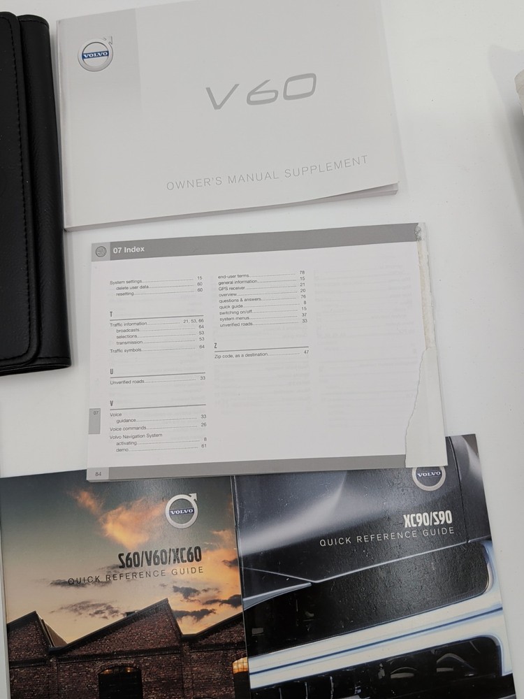 2018 Volvo V60 Owners Manual With Navigation System Plus Case