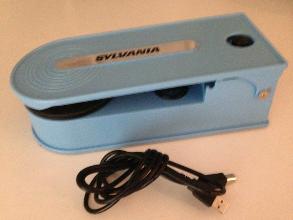 Sylvania Portable Turntable USB Encoding! USB or Battery Powered! STT008USB-BLUE