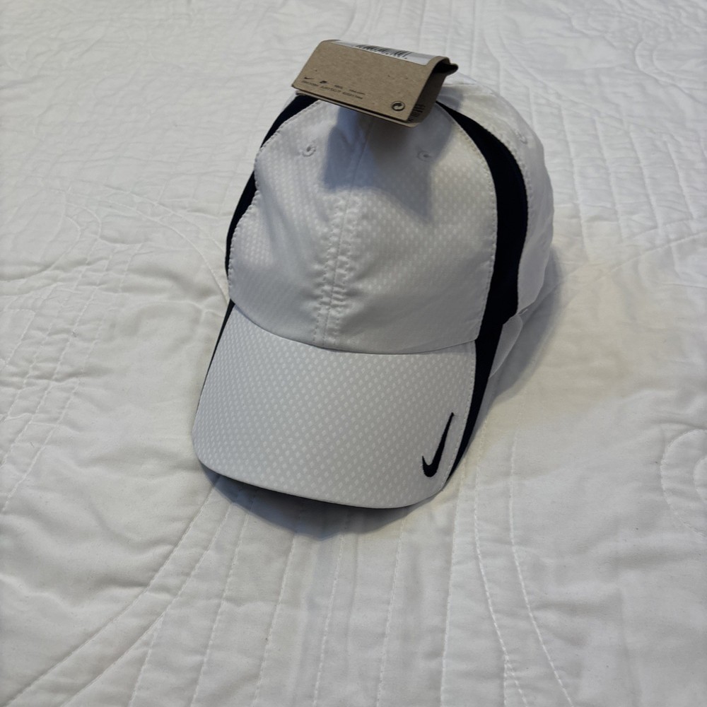 NIKE Dri-Fit Sphere Adjustable Performance Golf Hat White & Black FD9709-101 M/L