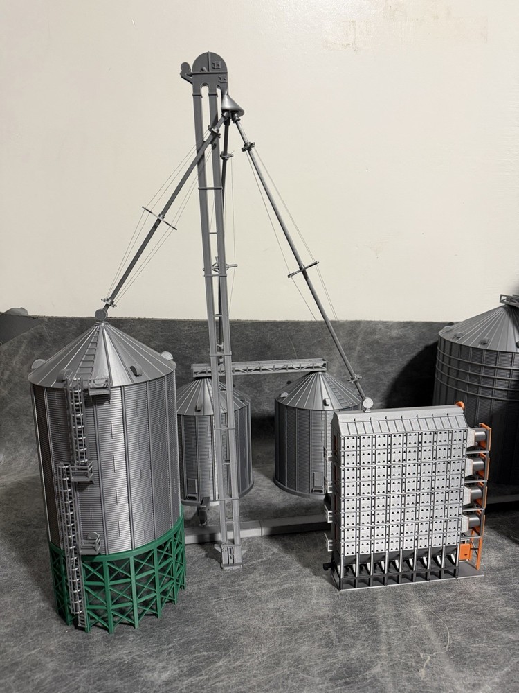 1/64 Grain Elevator Leg
