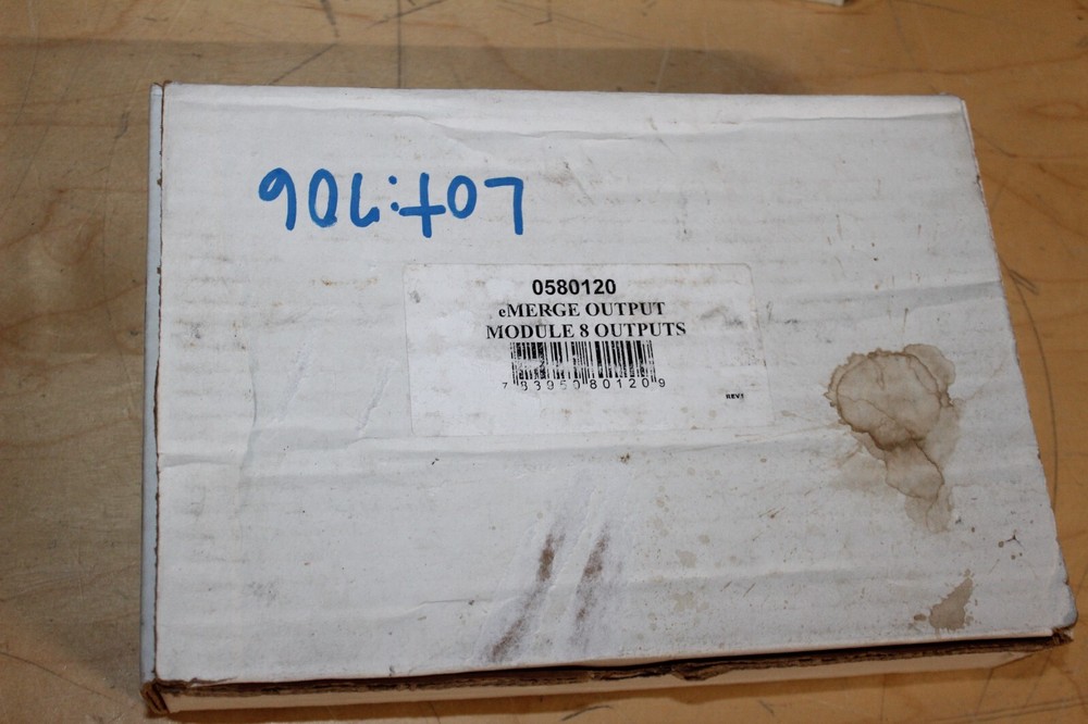 IEI 0580120 eMerge Output Module 8 Input / Output ~ NEW ~ (o)