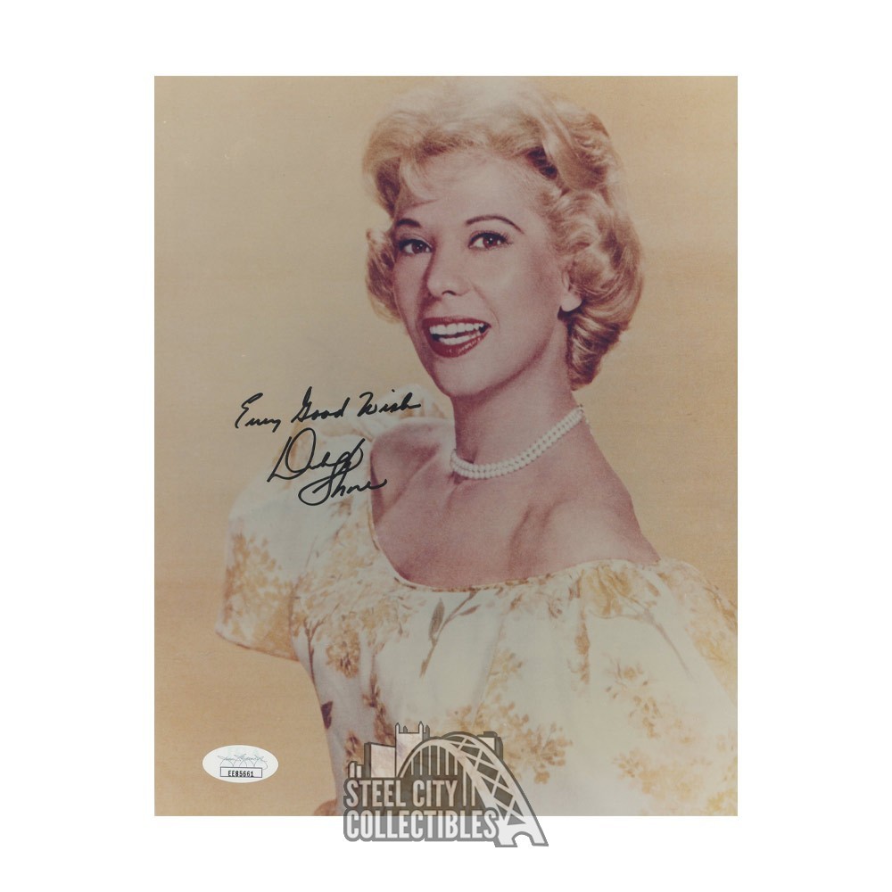 Dinah Shore Autographed 8x10 Photo - JSA