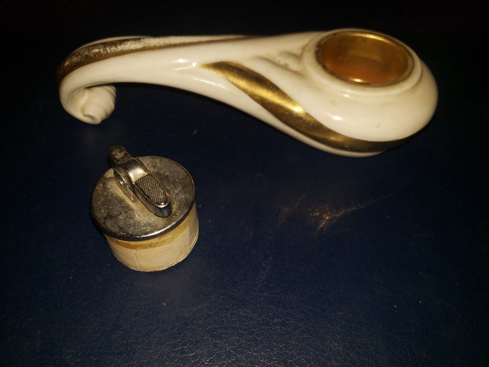 VINTAGE RONSON "FANTASY" TABLE LIGHTER