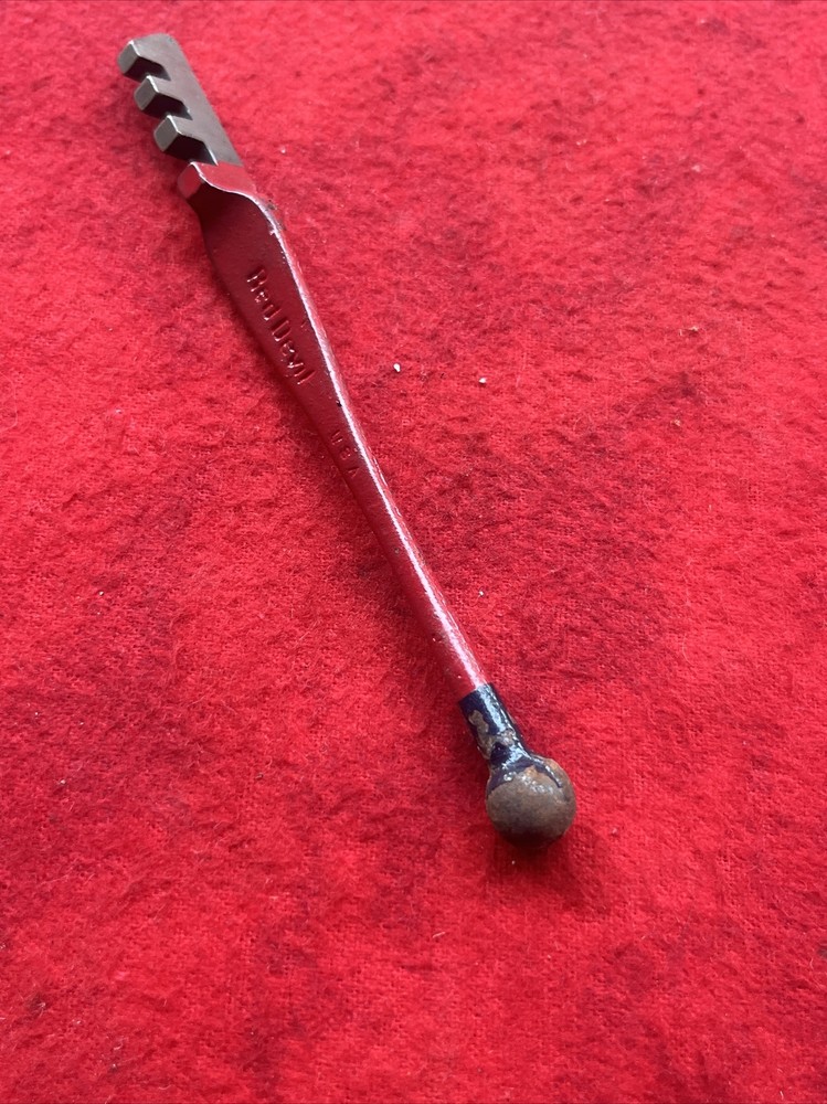 VINTAGE RED DEVIL 1023 GLASS CUTTER TOOL - USA (K6)