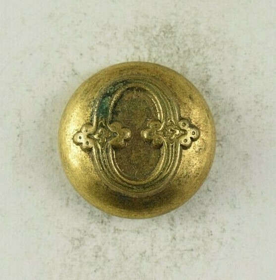 Vintage Letter O Seal Crest Button Original E8ET