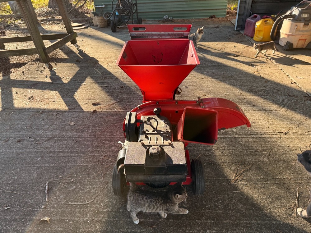 mtd yard machines 8 hp chipper shredder