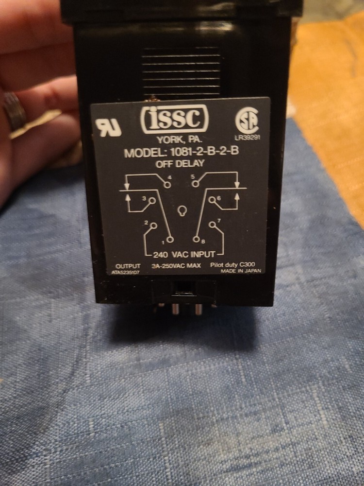 ISSC 1081-2-B-2-B TIMER INDUSTRIAL SOLID STATE REPEAT CYCLE 240VAC NIB