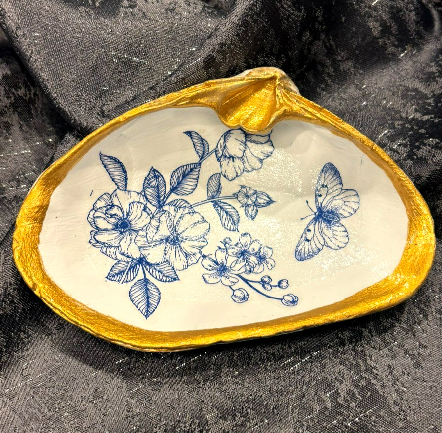 Hand Crafted Clam Shell- Decorated & Painted -Art Piece-NEW