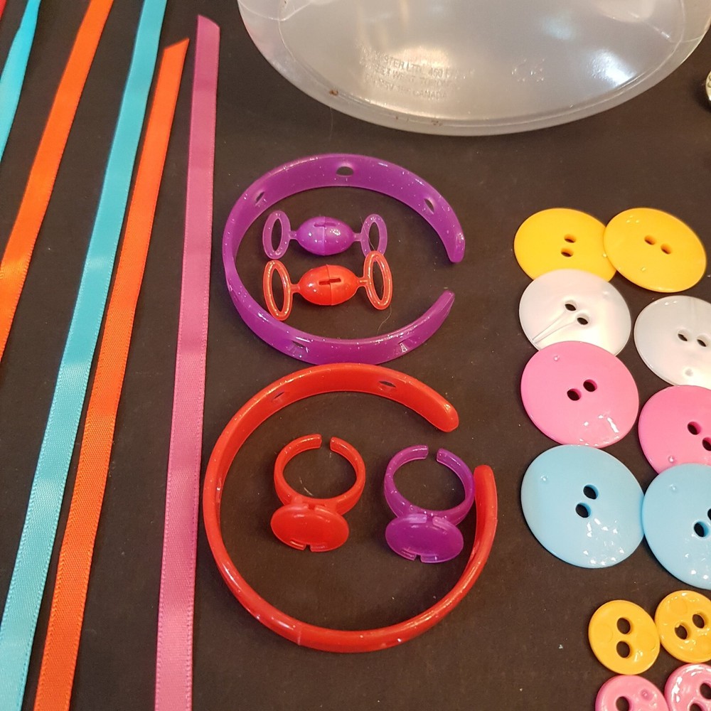 LA DEE DA Kick Button DIY Jewelry Craft Kit used partial package Spin Master