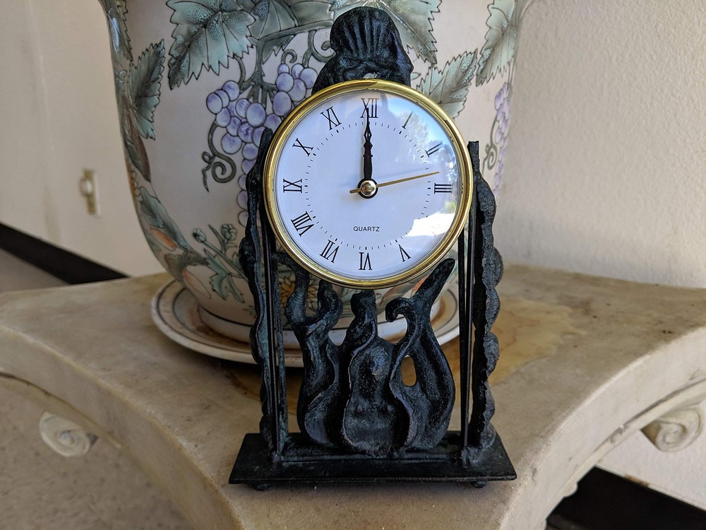 Octopus Table Clock
