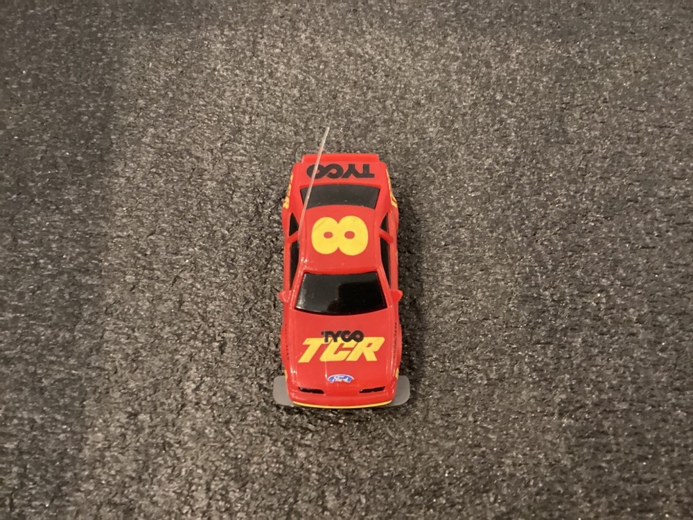 HO SLOT CAR COMPLETE RUNNING