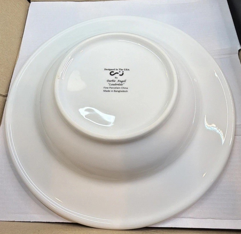 CRU Lauderdale Pattern Darbie Angell 5-Piece Place Setting China Dinnerware Box