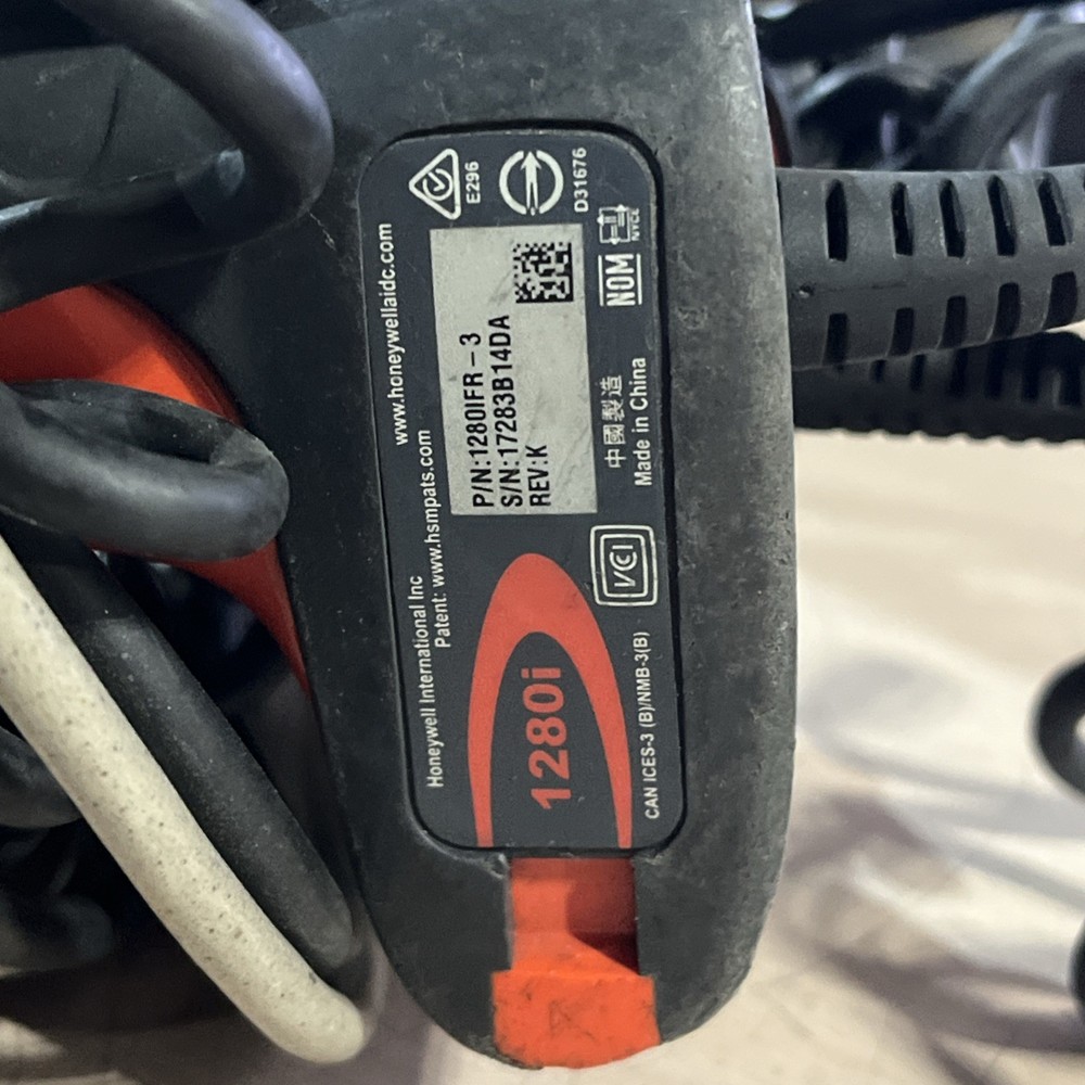 x2 HONEYWELL 128OI HANDHELD BARCODE SCANNER