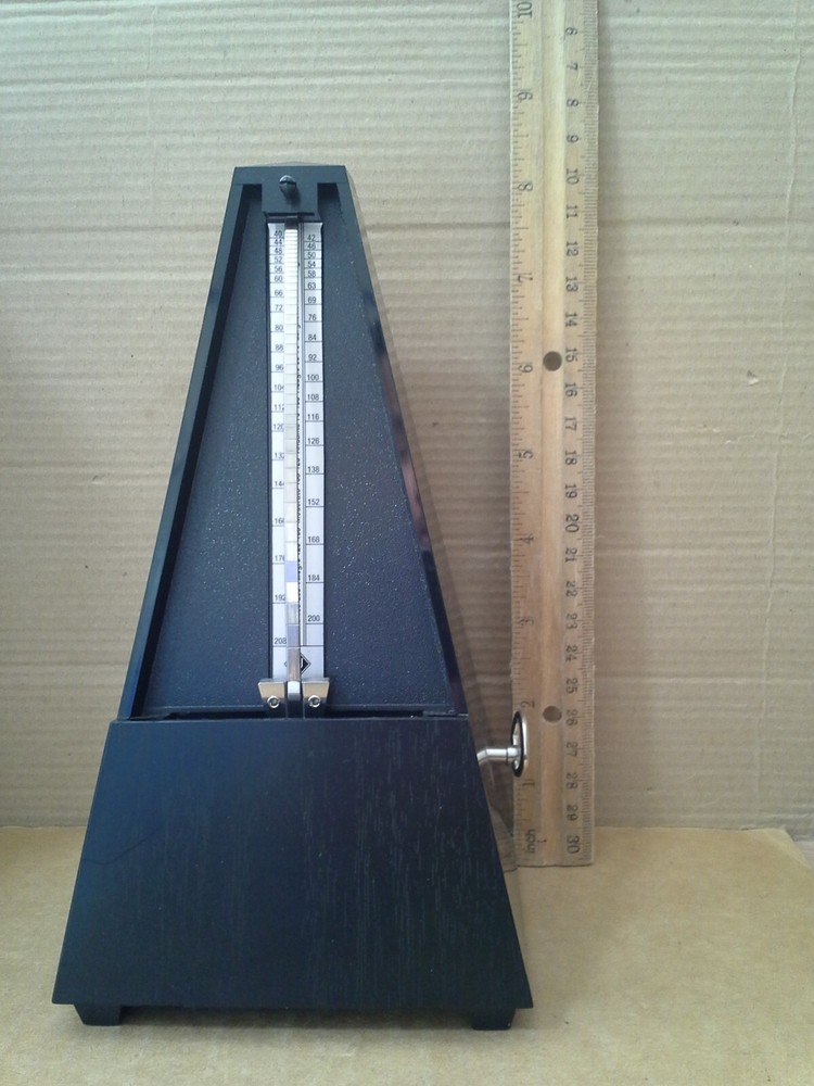 vintage. Wittner Plastic wind-up Black Metronome. Missing front Cover. Beautiful