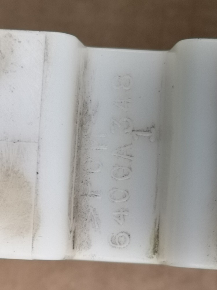 MITSUBISHI OUTLANDER 2010 FRONT LEFT OR RIGHT HEADLIGHT BRACKET MOUNT 6400A348