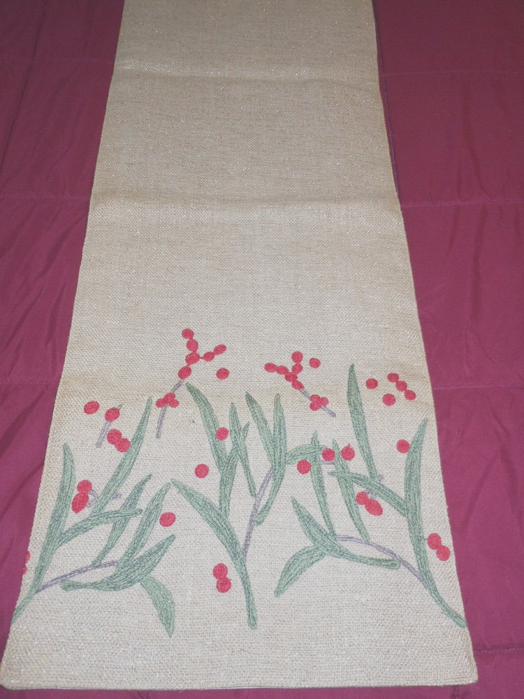 Christmas Table Runner Burlap w/Sparkle Threads Stems & Berries Lined 70" x 14"