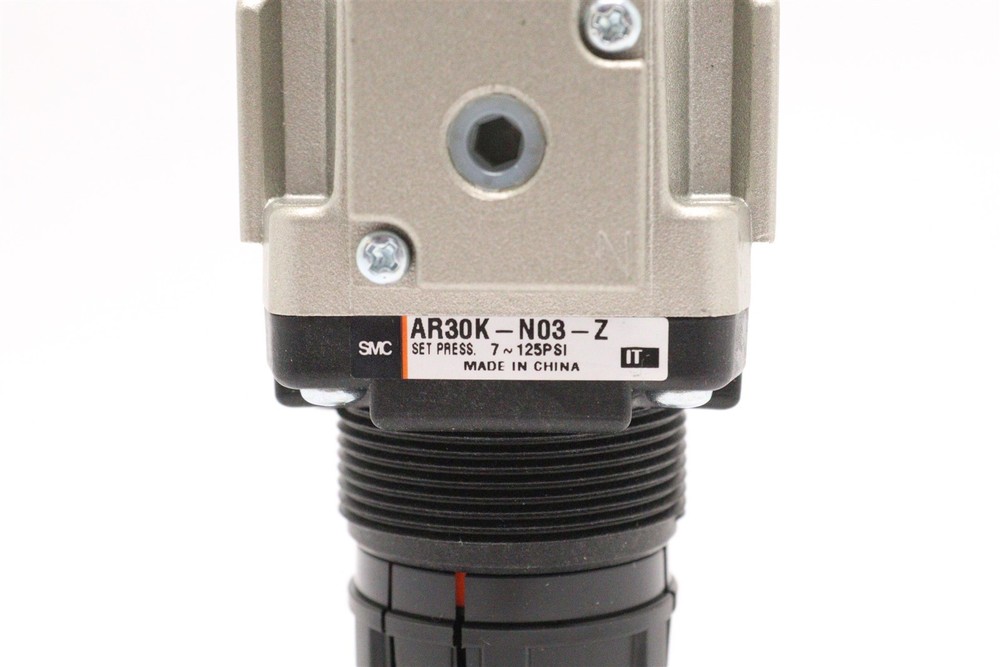 SMC PNEUMATIC REGULATOR AR30K-N03-Z