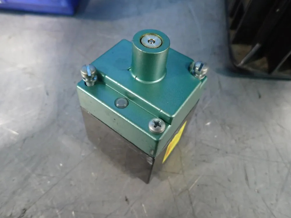 NUMATICS SOLENOID VALVES 08251470912