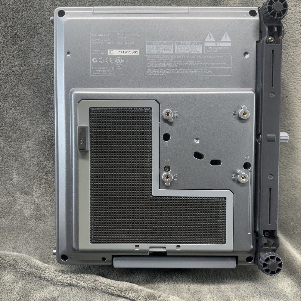 Sharp XG-C330X 3LCD Projector 3300 ANSI With Remote