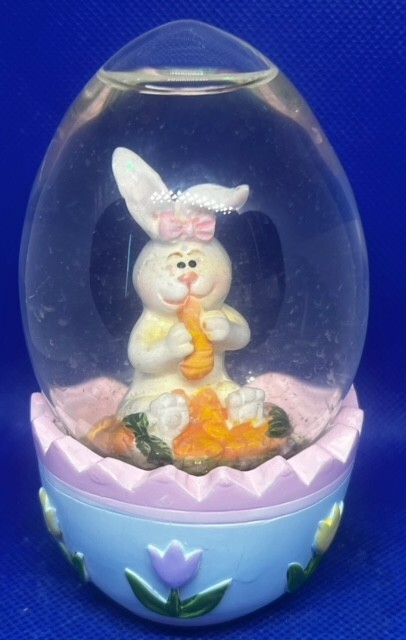 Vintage Egg Shaped Easter Bunny Rabbit Carrot Eating Water Globe