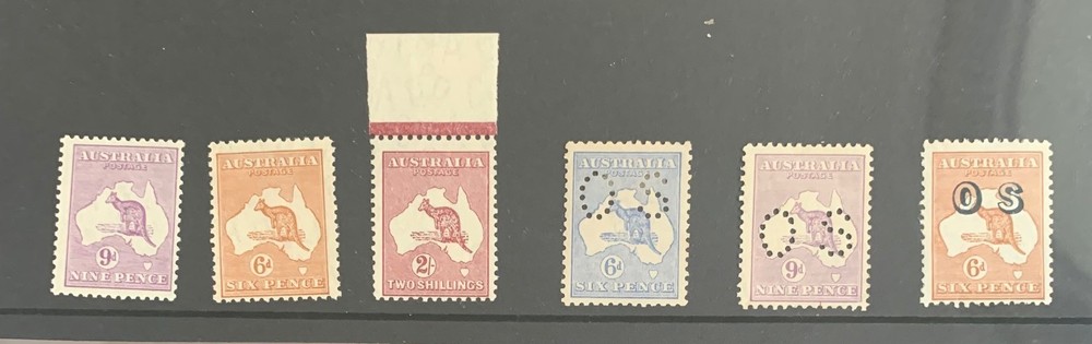 AUSTRALIA STAMPS FINE MINT 'ROOS DISPLAYED ON BLACK CARD