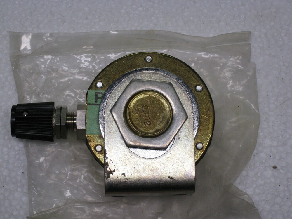 Brooks instrument brass flow controller FC 8902