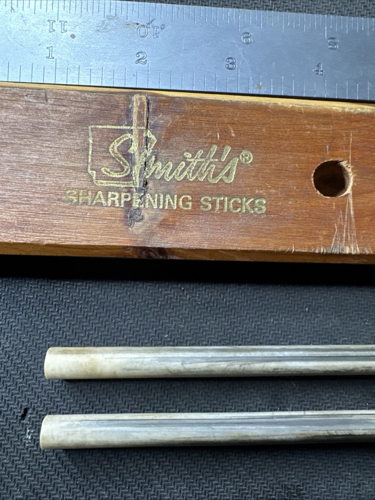 VTG Smith’s Sharpening Sticks Cedar Wooden Container 5.75”
