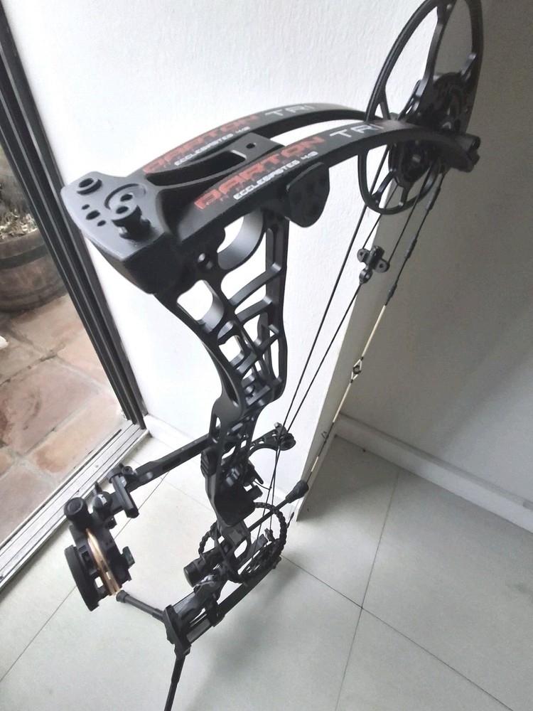 Darton TriTech RH 33' - 70' Black Compound Bow