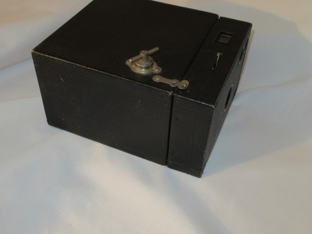 Vintage Kodak Brownie Box Camera No.2-A Model B, Untested