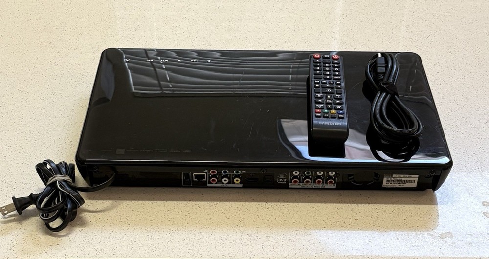 Samsung BD-P3600 Blu-Ray Disk Player With Remote Control + HDMI Cable