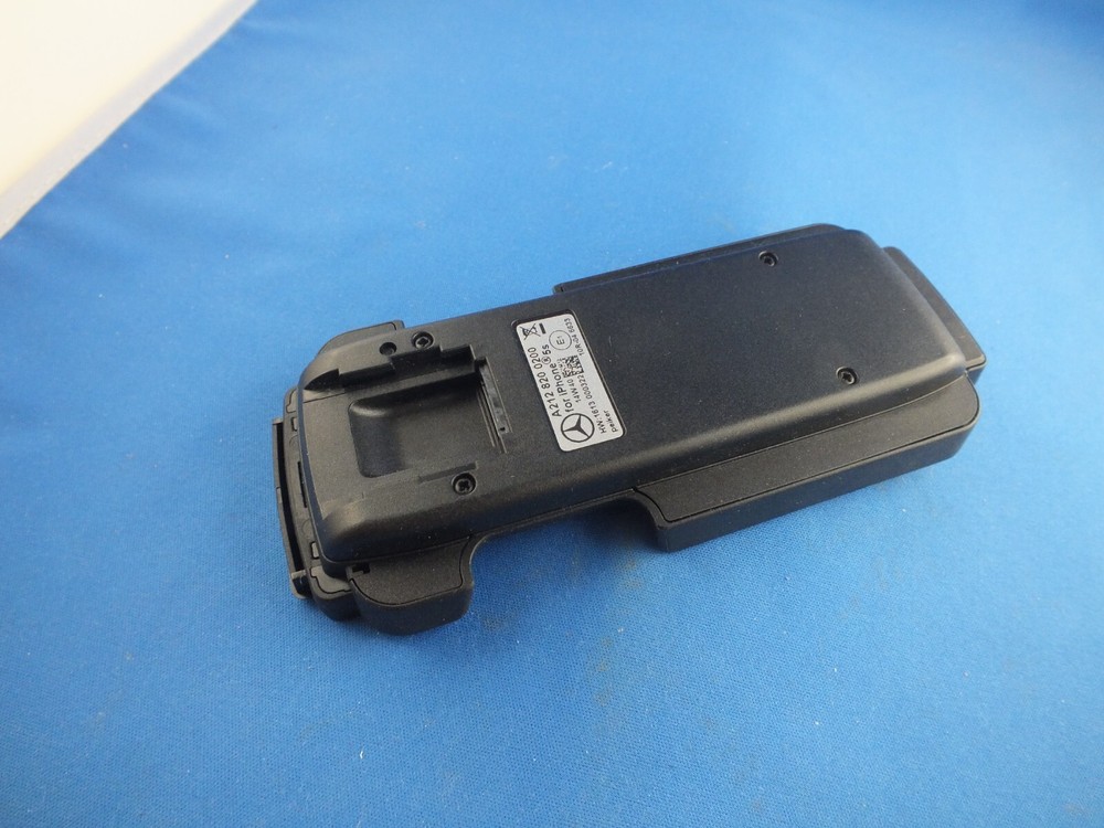 Mobile phone case holder iPhone 5S Mercedes A2128202100 Bluetooth Lightning